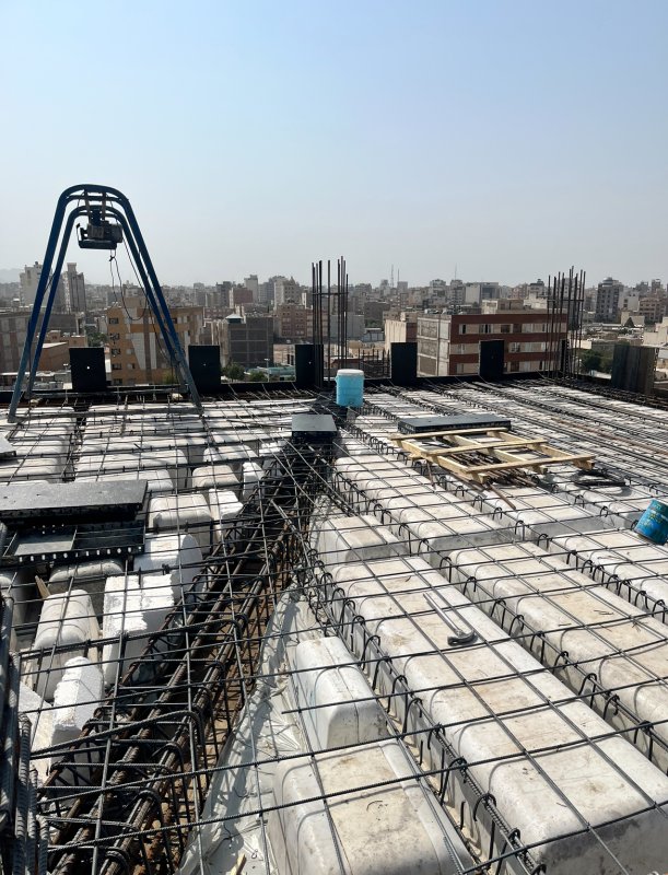 آماده سازی سقف آخر پروژه شهرک لاله