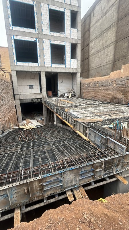 قالب بندی حیاط پروژه بلوار شیراز